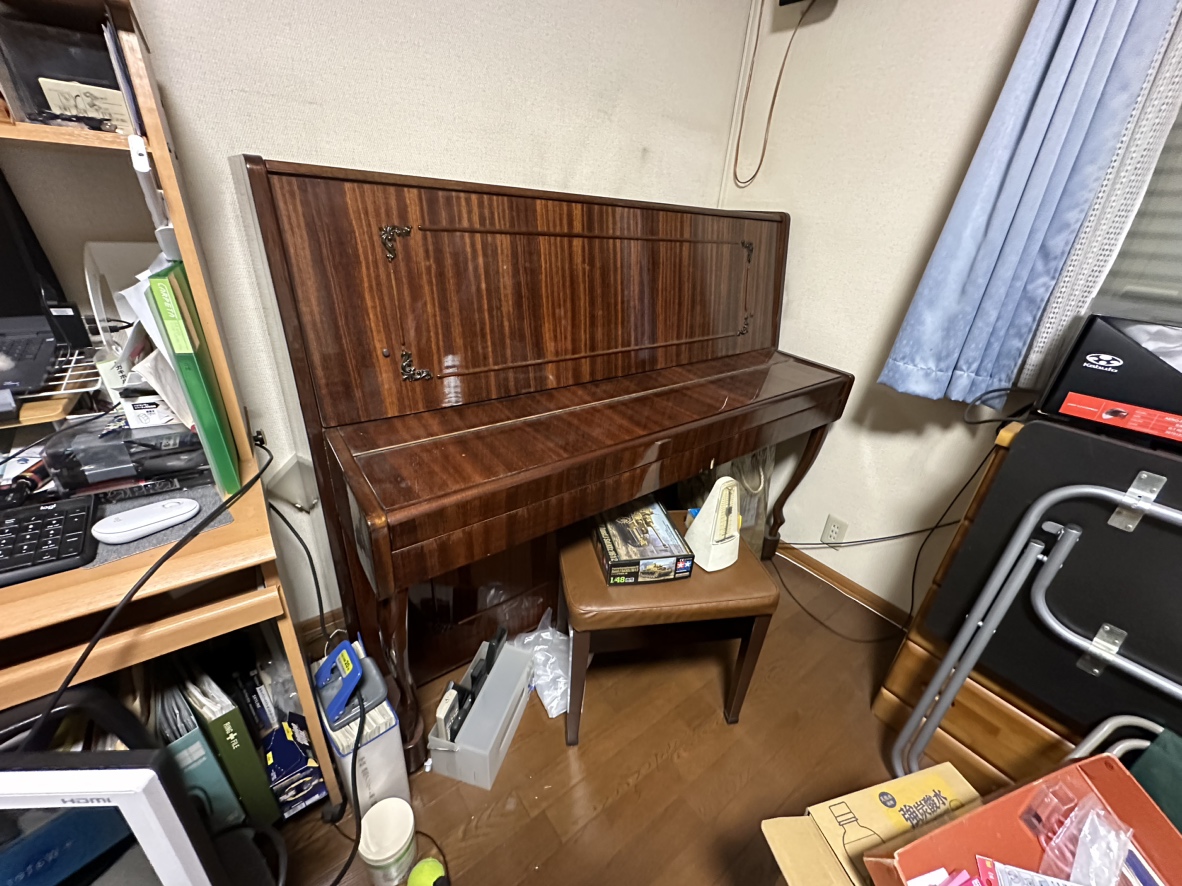 ワグナーのアップライトピアノを大阪市で買取させていただきました