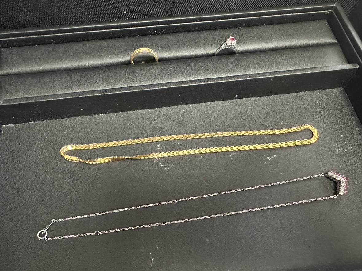 金とプラチナの指輪とネックレスを守口市で買取させていただきました!