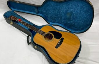 Morris W-60のアコースティックギターと青い内装のハードケースの写真。神戸市で15,000円で買取されたアイテム