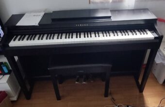 西宮市で出張買取したYAMAHA CLP-525電子ピアノ。グレードハンマー鍵盤搭載の人気モデル。