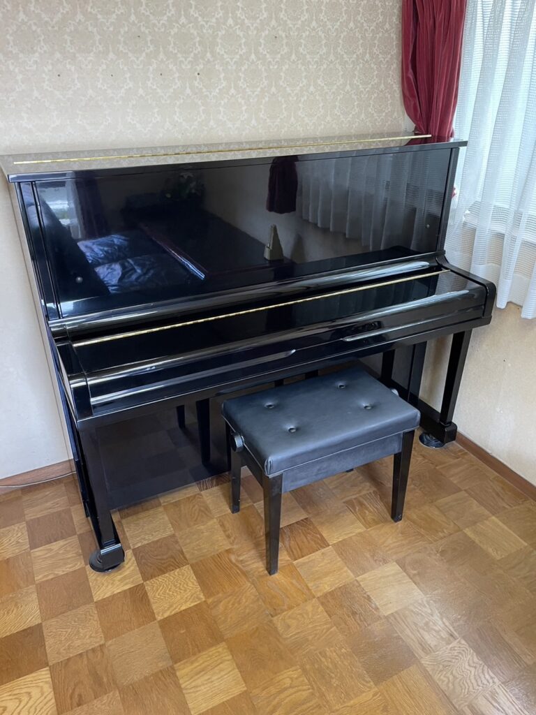 京都市で出張買取したYAMAHA U10Aアップライトピアノ。明るい音色と高い演奏性が魅力の人気モデル。