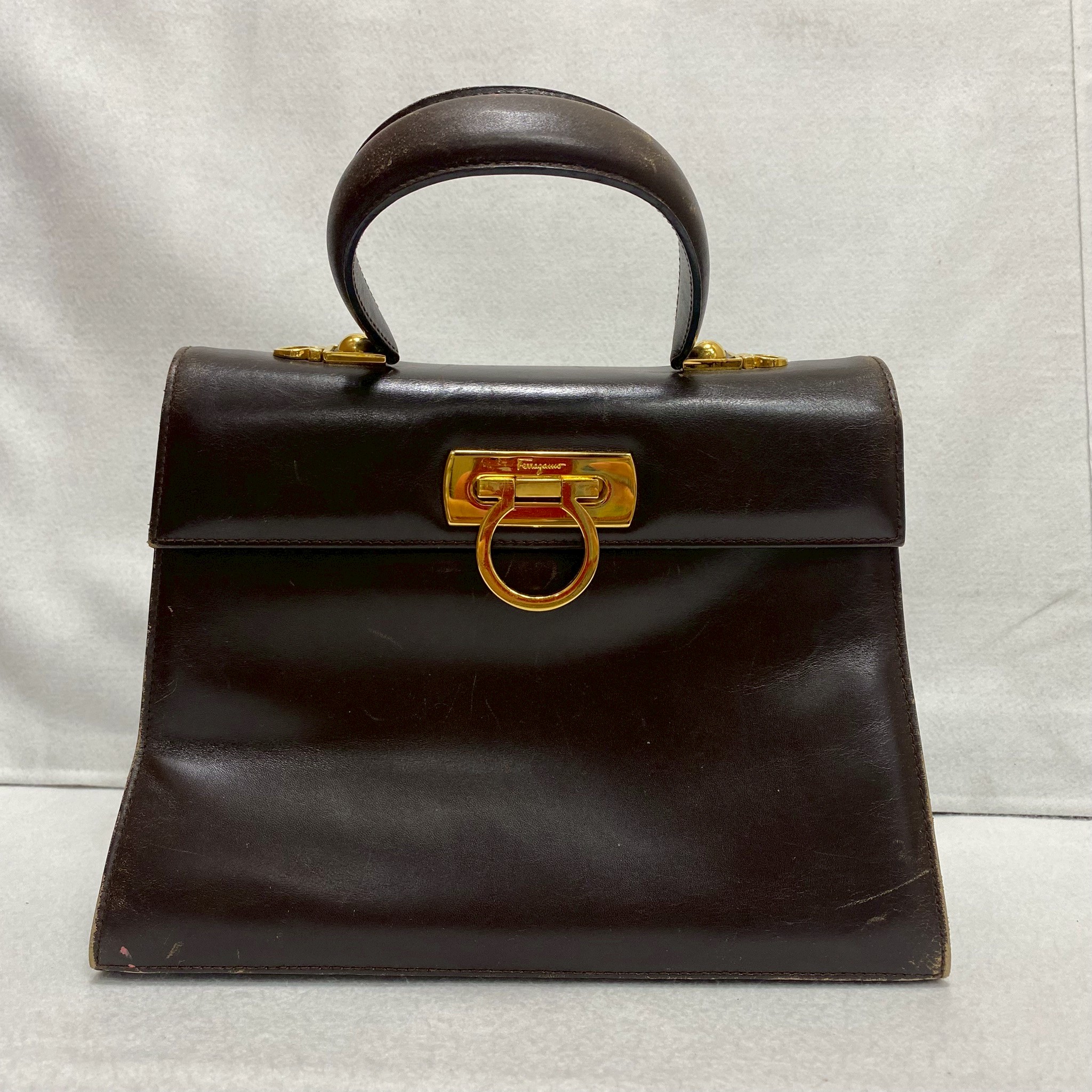 【買取実績|宇治市】Salvatore Ferragamo レザーハンドバッグを出張買取いたしました!