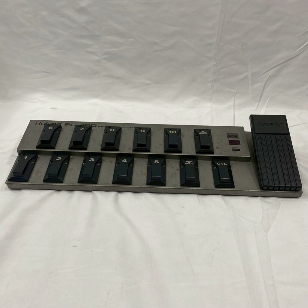 Roland MIDIフットコントローラー FC-200を大阪市で出張買取しました|買取実績 BuyQuick