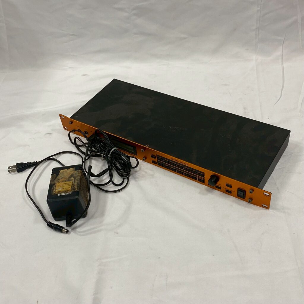 BOSS GX-700 ラック型マルチエフェクターを大阪市で出張買取しました｜買取実績 BuyQuick