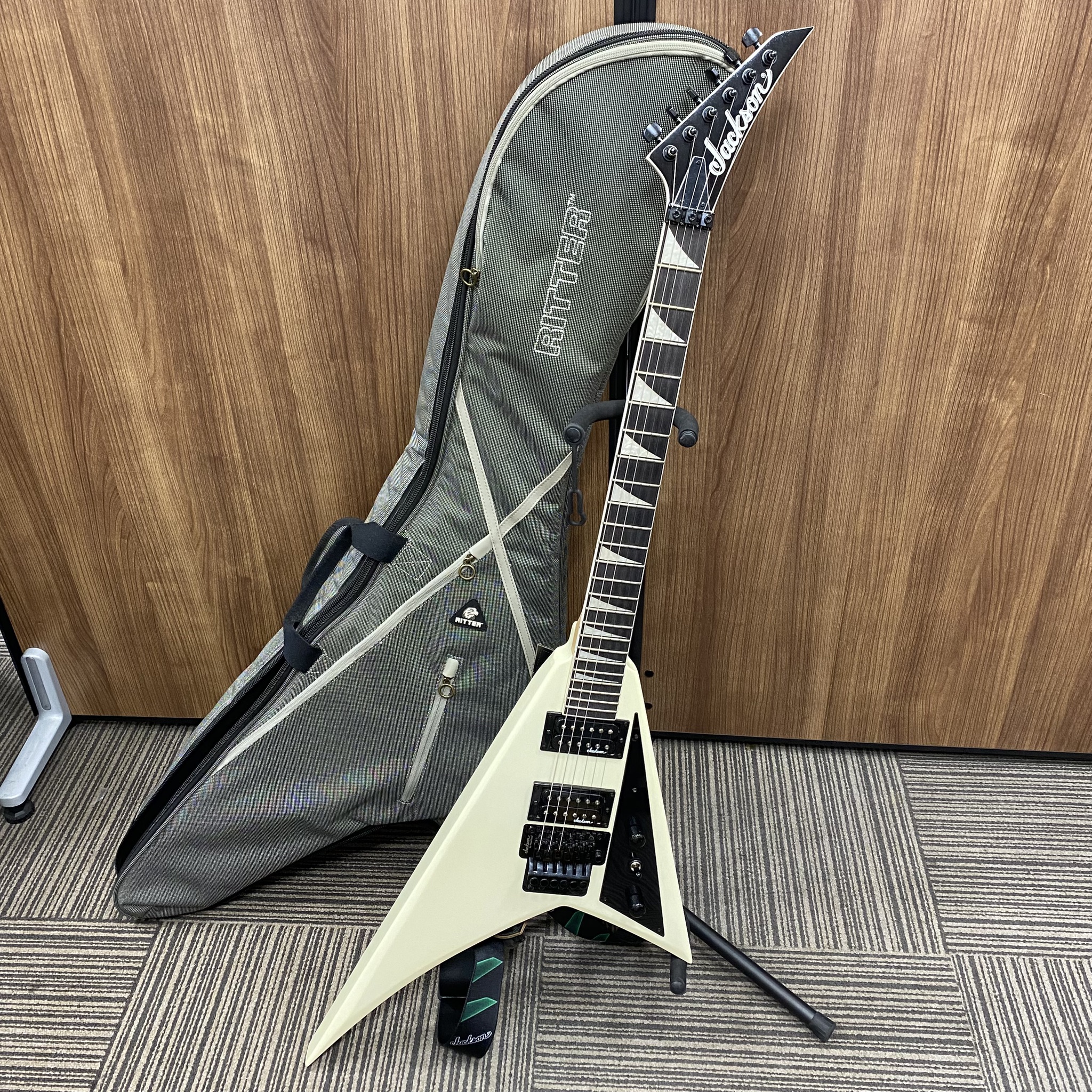 【買取実績|八尾市】Jackson(ジャクソン)エレキギターを出張買取しました!
