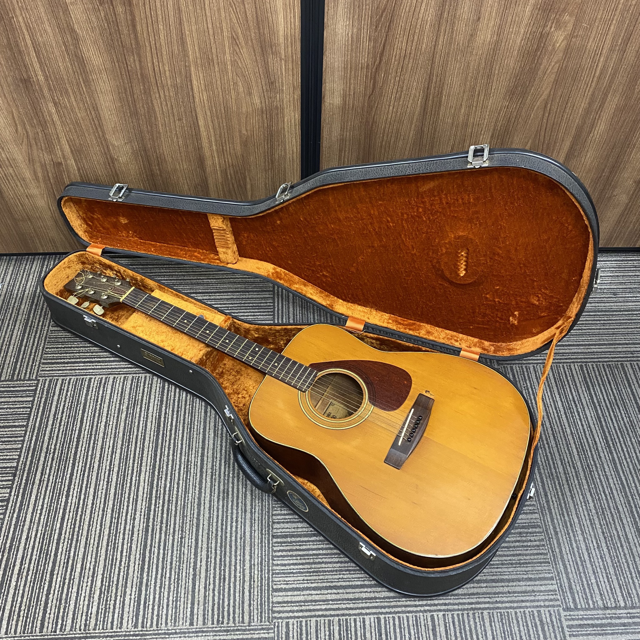【買取実績|豊中市】YAMAHA FG-200 アコースティックギターを出張買取しました!